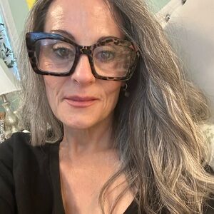 Meet your Posher, Wendy